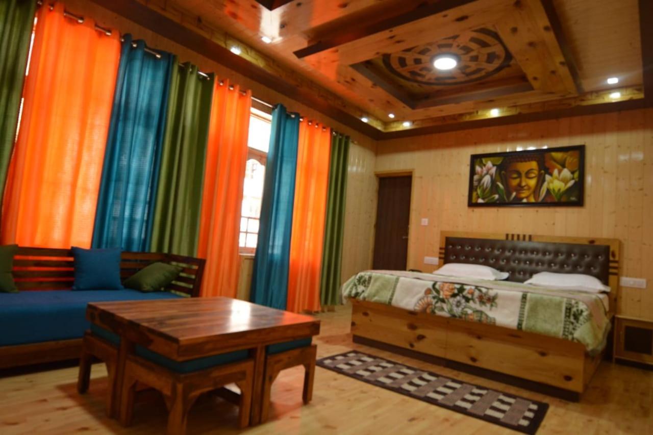 The Alpinist Cafe And Retreat Hotel Kaza Exterior foto