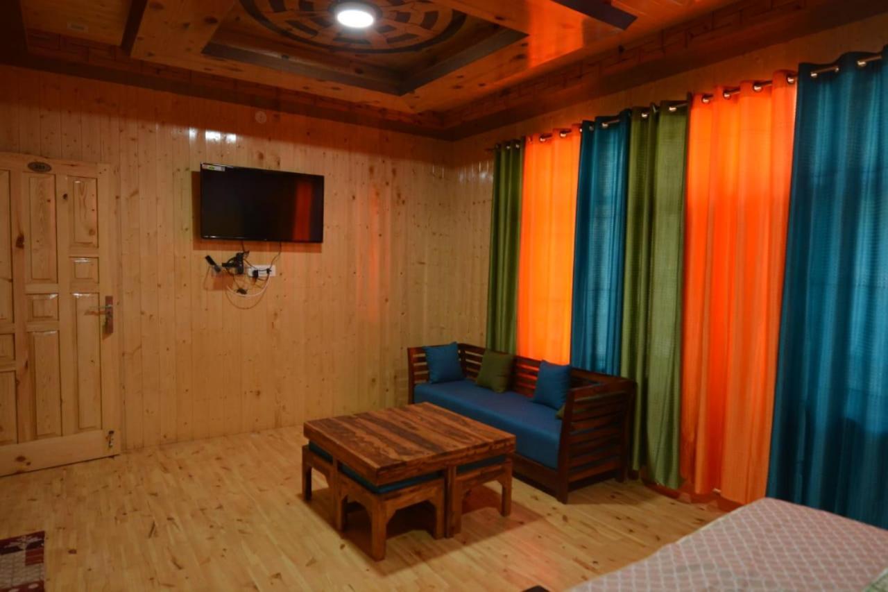 The Alpinist Cafe And Retreat Hotel Kaza Exterior foto