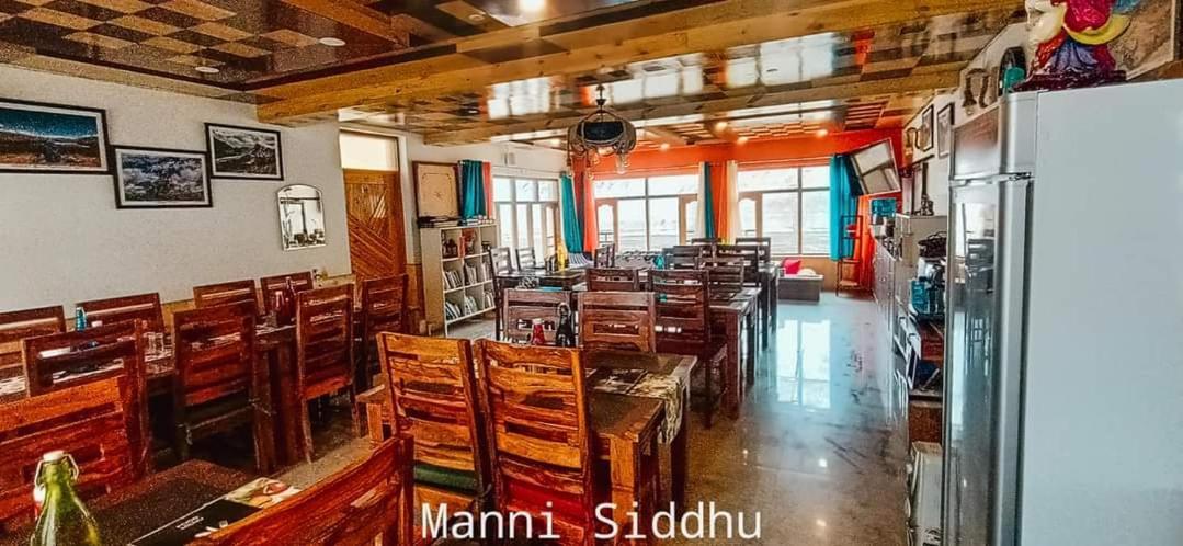 The Alpinist Cafe And Retreat Hotel Kaza Exterior foto