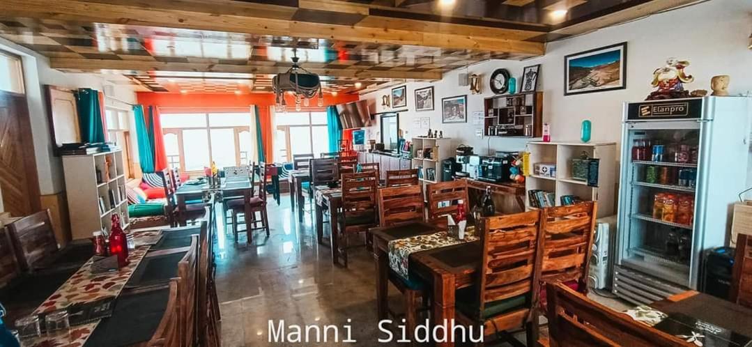 The Alpinist Cafe And Retreat Hotel Kaza Exterior foto