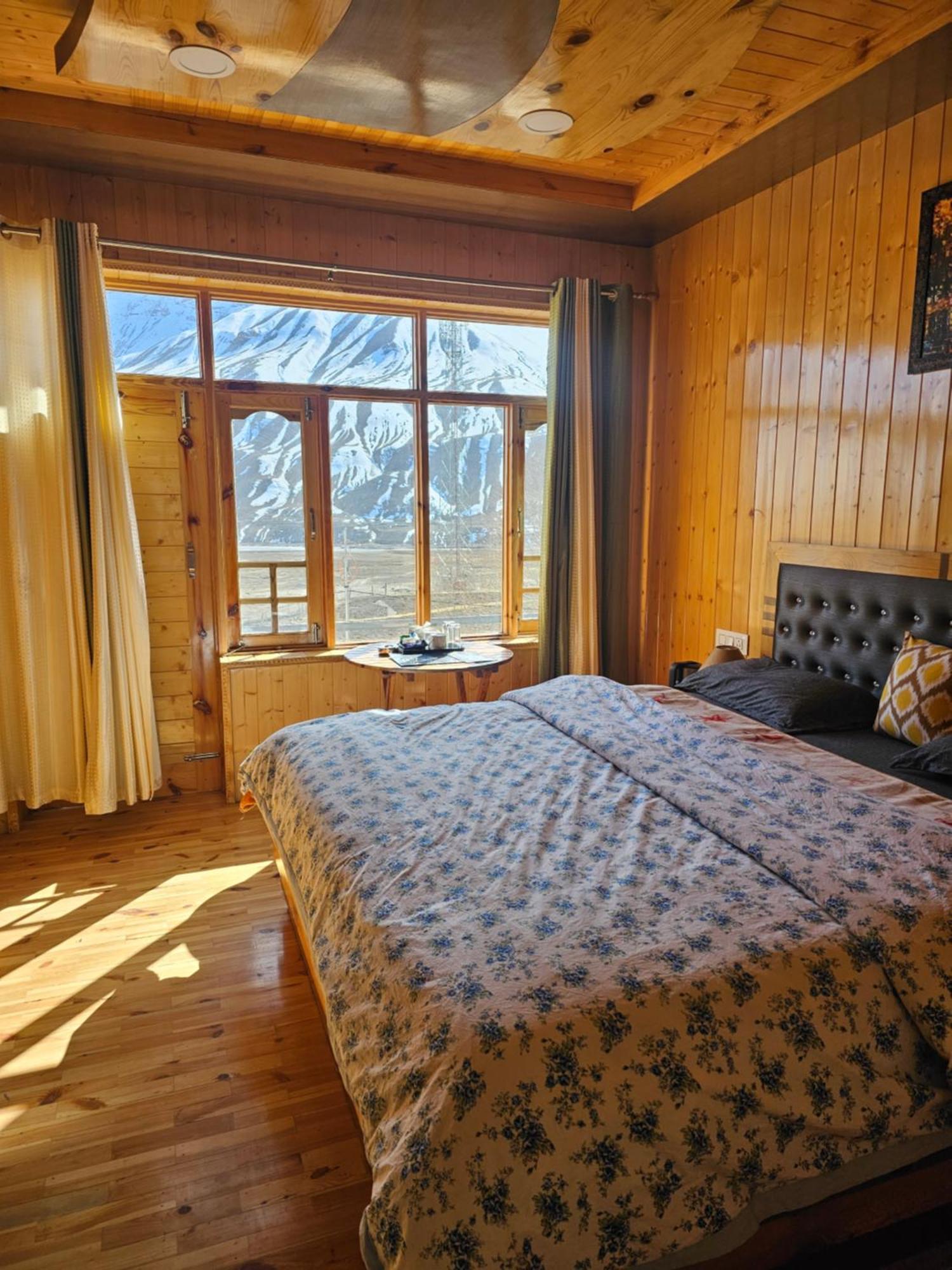 The Alpinist Cafe And Retreat Hotel Kaza Quarto foto