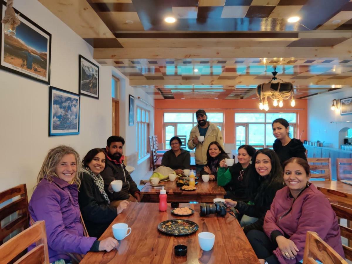 The Alpinist Cafe And Retreat Hotel Kaza Exterior foto
