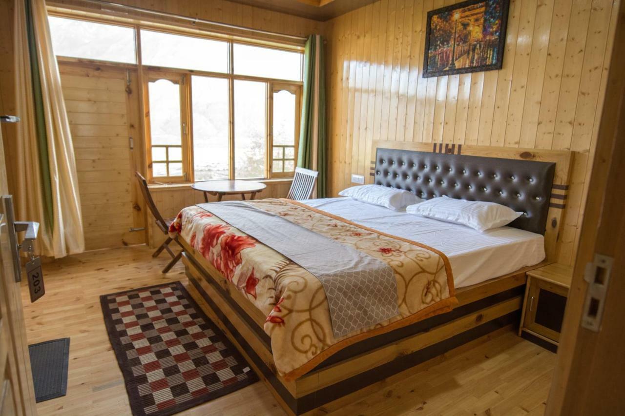 The Alpinist Cafe And Retreat Hotel Kaza Exterior foto